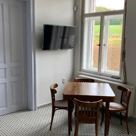 Spacious In Luknov With Private Garden
