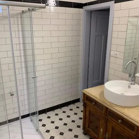 Spacious In Luknov With Private Garden Ferienhaus