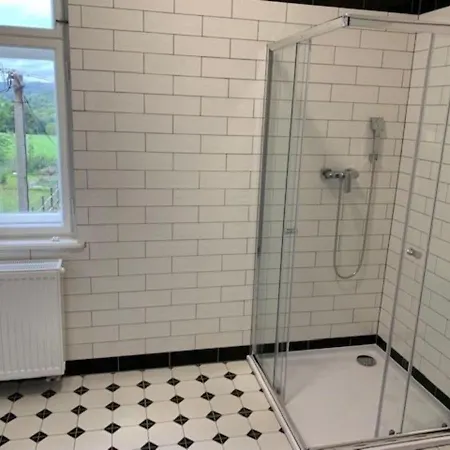 Spacious In Luknov With Private Garden