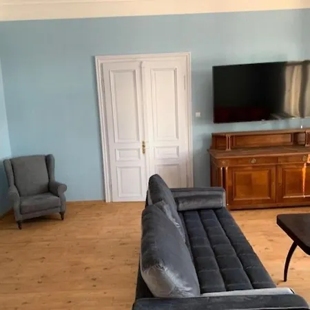 Spacious In Luknov With Private Garden Ferienhaus *
